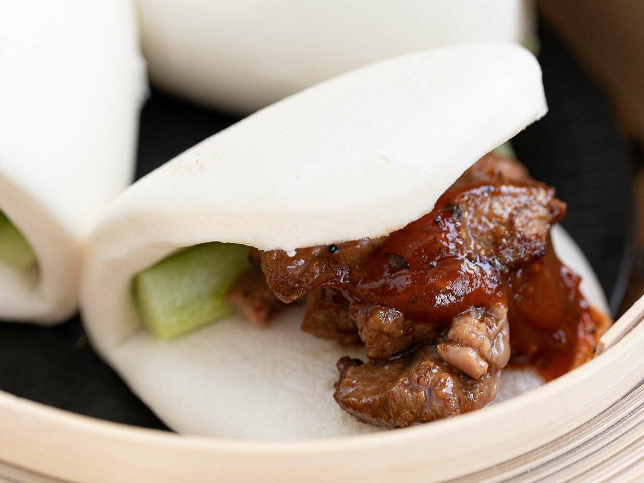steamed beef bao bamboo basket